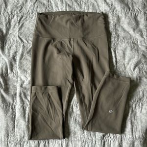 Lululemon wunder train leggings 23” army green